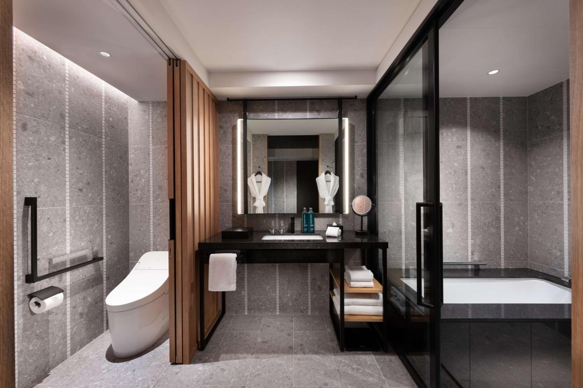 Hilton Kyoto Hotel Exterior photo
